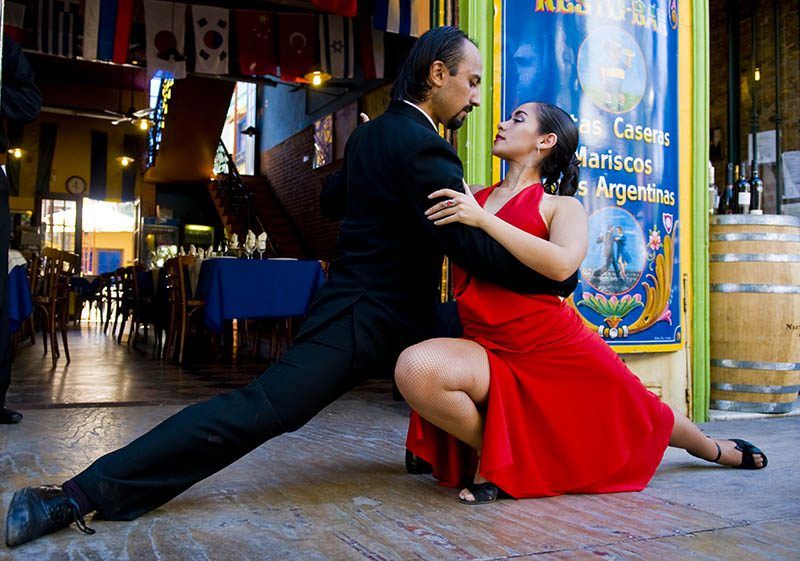 How to Tango Dance